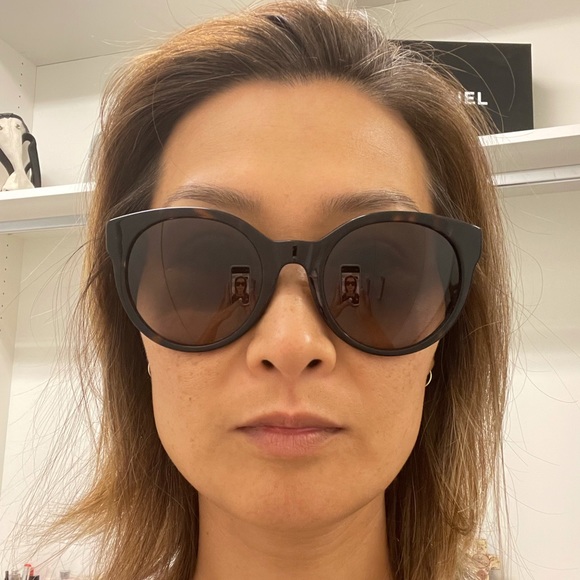 Tory Burch Sunglasses - Picture 12 of 12